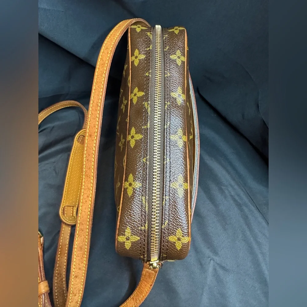 ‼️ SALE ‼️ Louis Vuitton LV Trocadero 23 Monogram Bag with COA